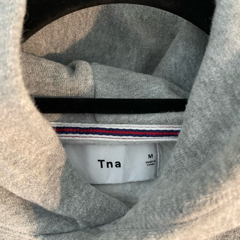 Aritzia TNA Light Grey Fleece Cropped Hoodie - Picture 5 of 5